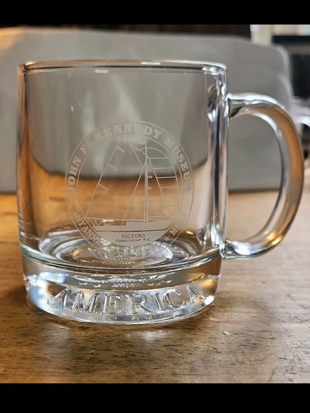John F. Kennedy Museum Cape Cod MA Clear Etched Glass Mug Eagle Victura
